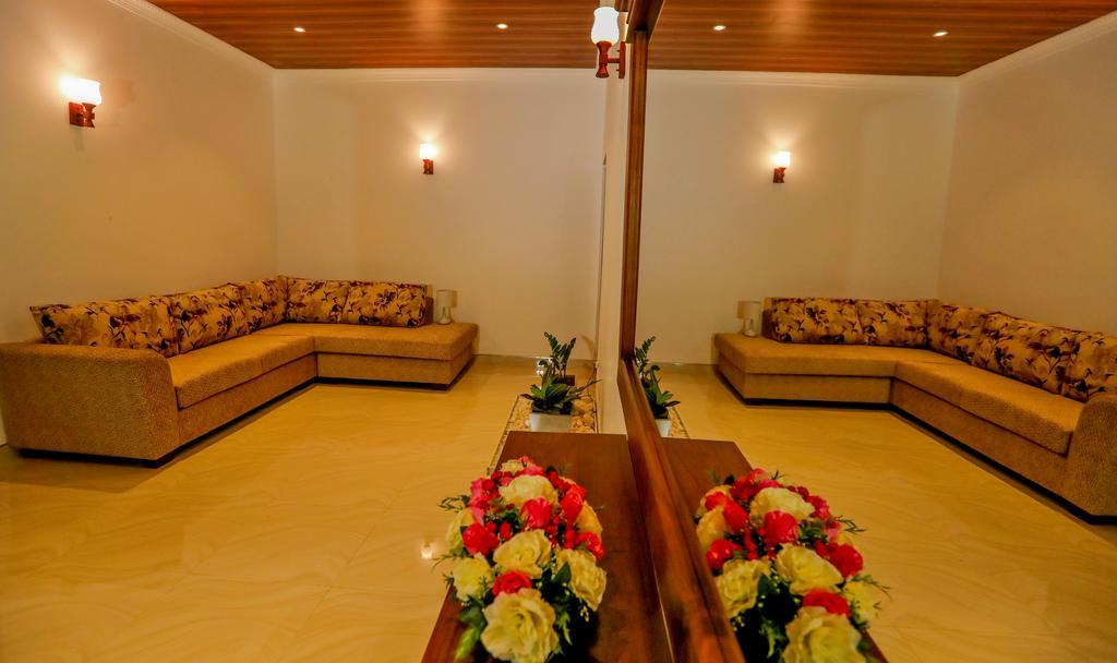 Travellers Home Канді Екстер'єр фото