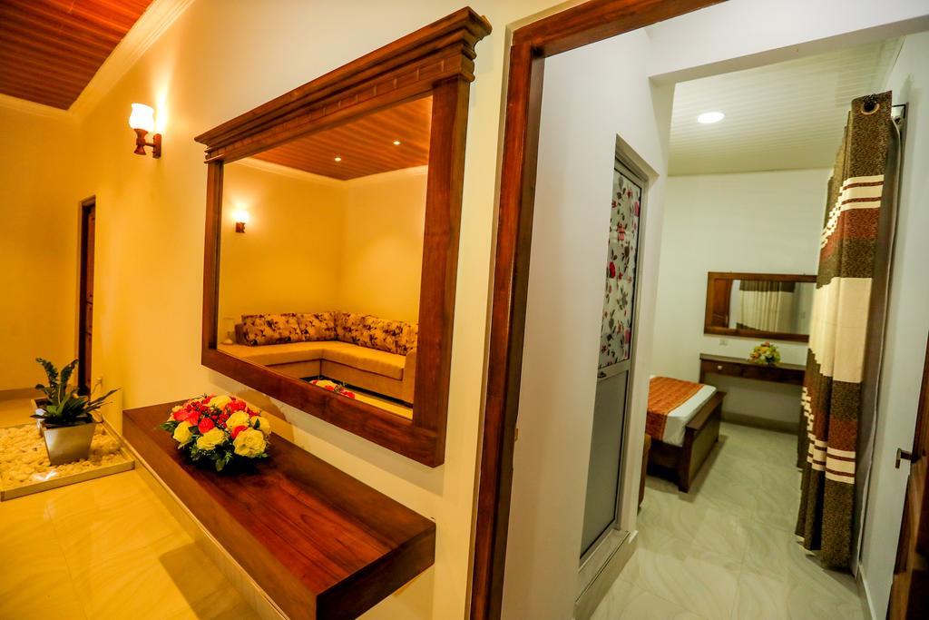 Travellers Home Канді Екстер'єр фото