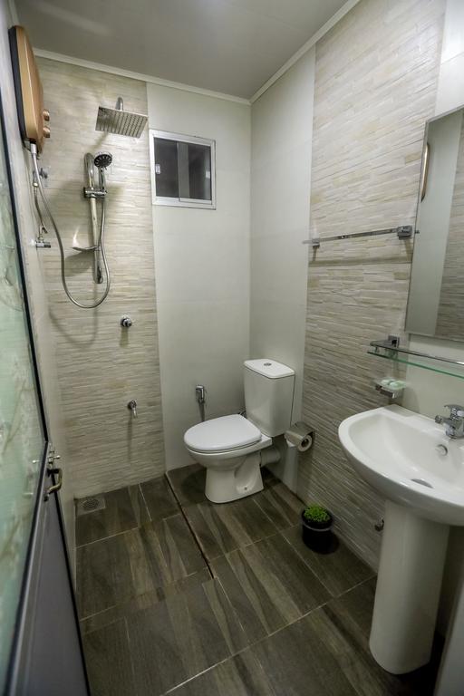 Travellers Home Канді Екстер'єр фото